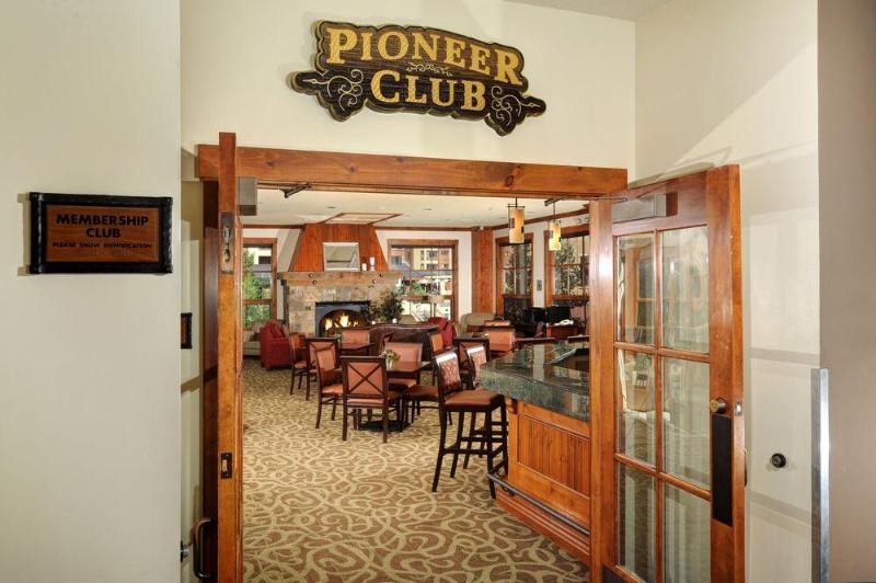 Main Street Junction Hotel Брекънридж Екстериор снимка